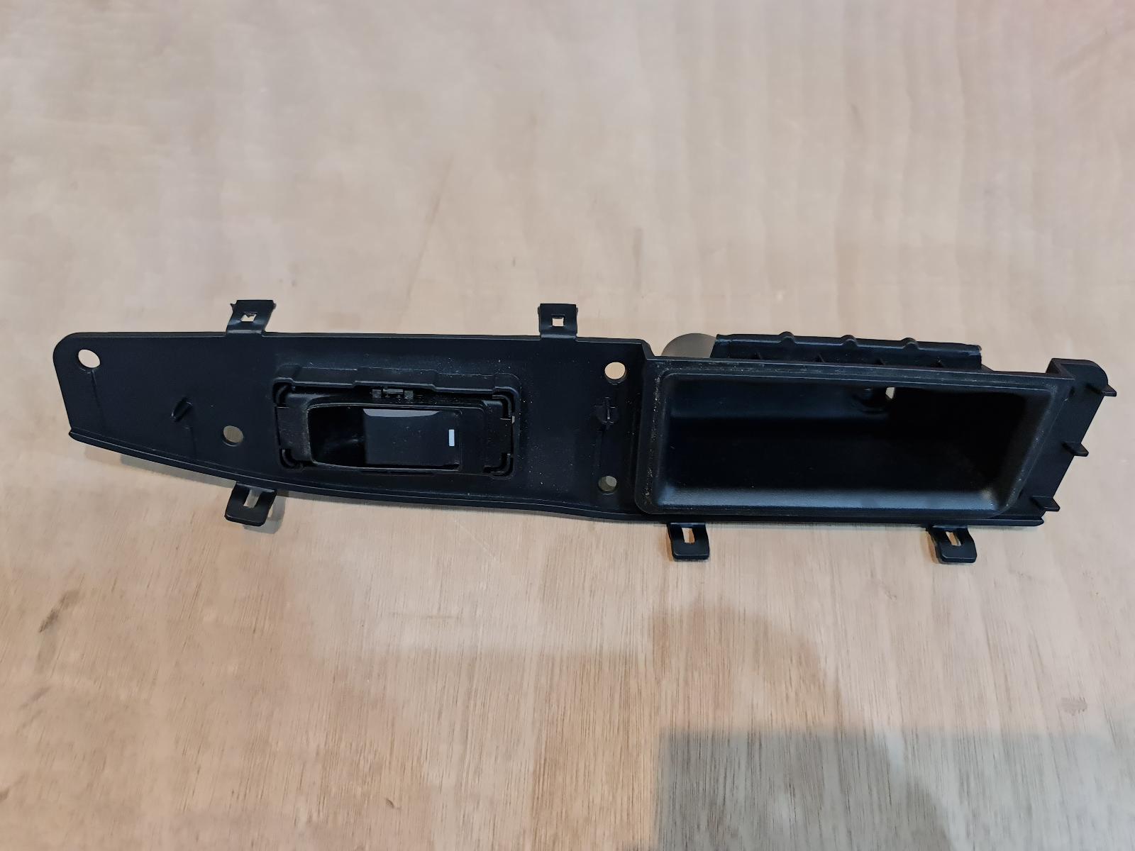 View Auto part Pwr Dr Wind Switch Jeep Patriot 2013