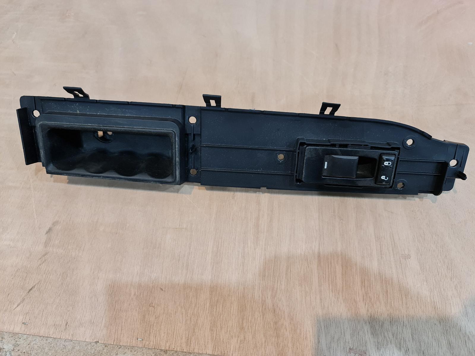 View Auto part Pwr Dr Wind Switch Jeep Patriot 2013