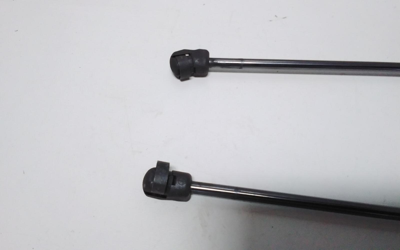 View Auto part Bonnet Hinge/Strut Hyundai Veloster 2014