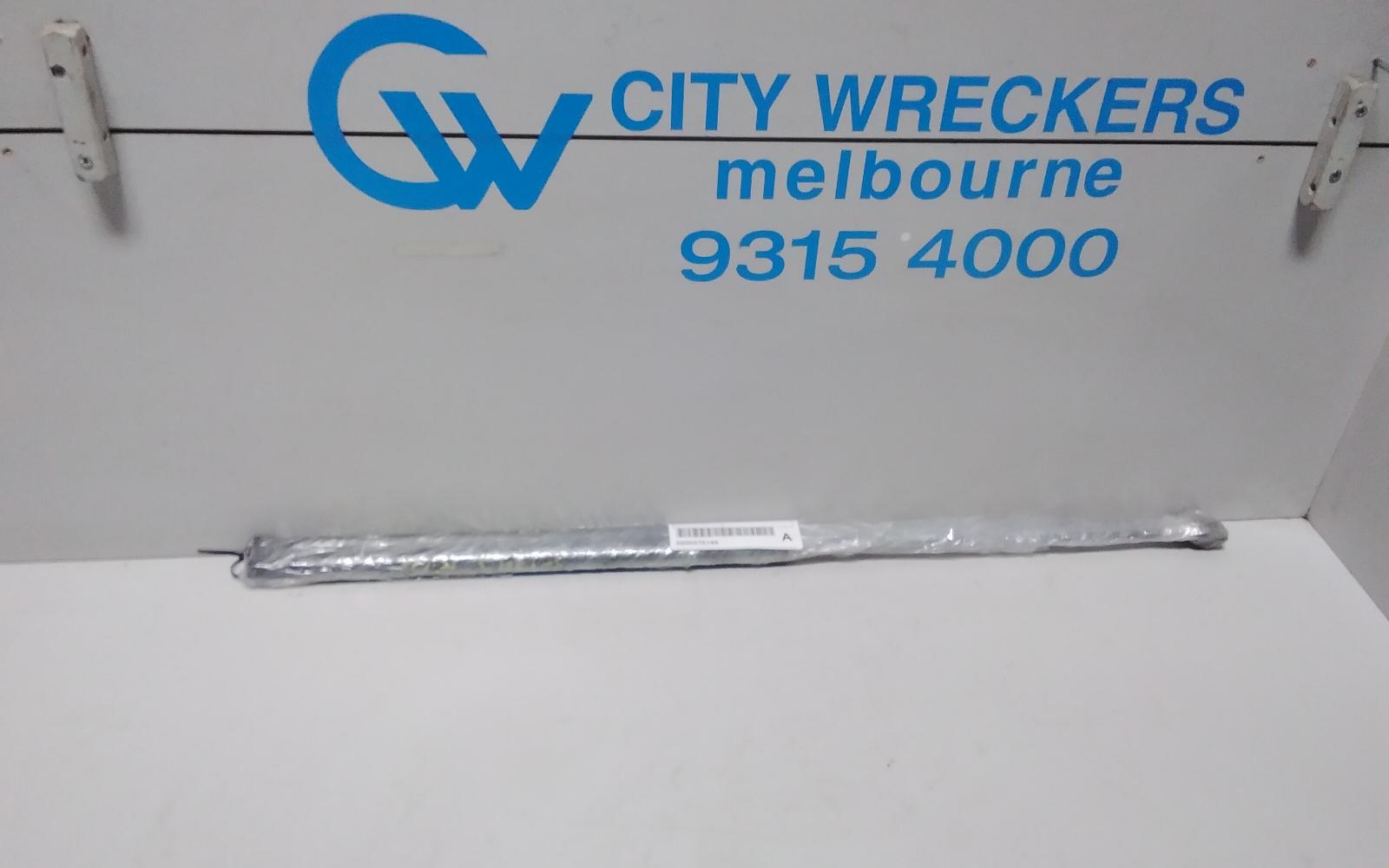 View Auto part Bonnet Hinge/Strut Hyundai Veloster 2014