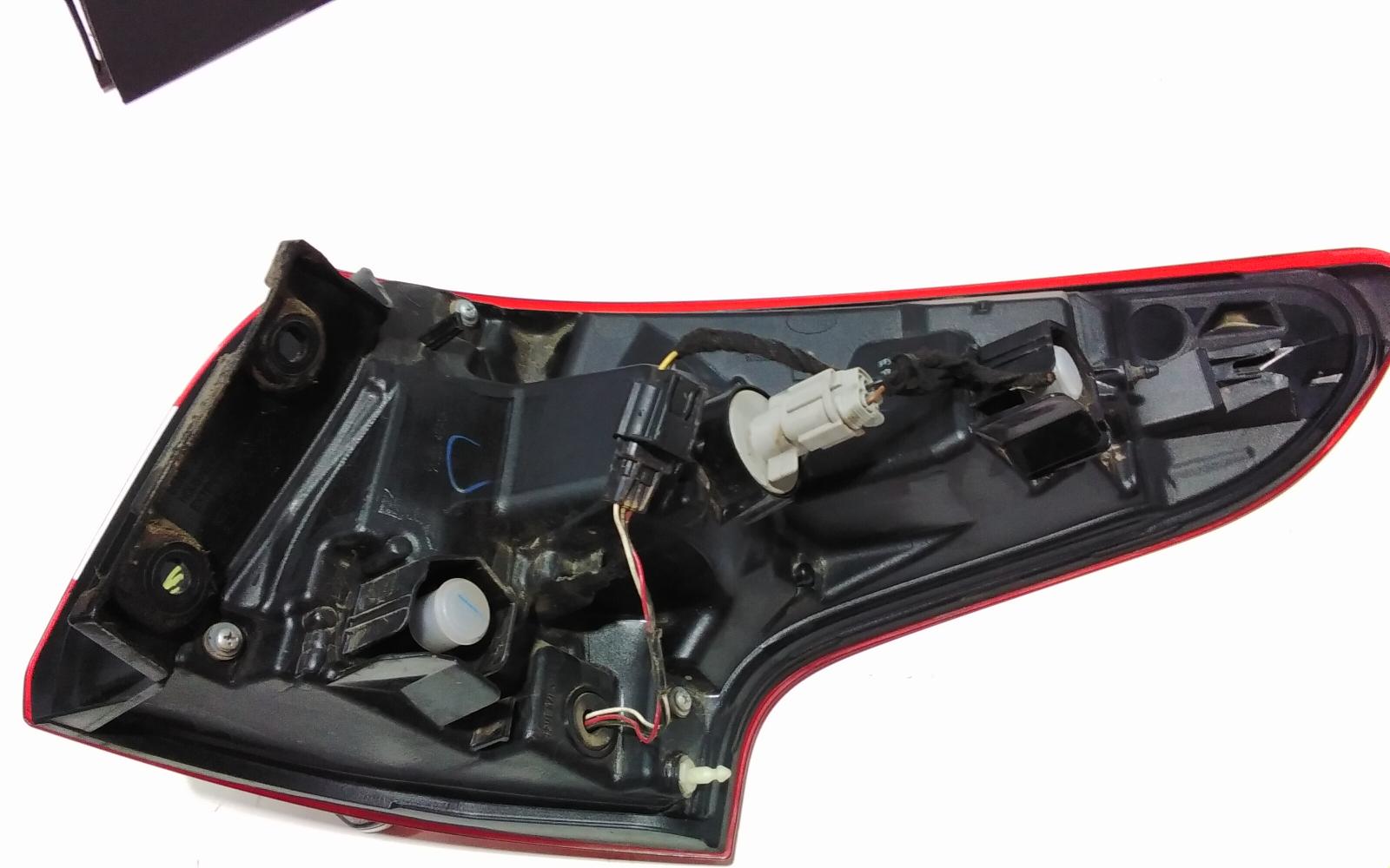 View Auto part Left Taillight Nissan Qashqai 2015