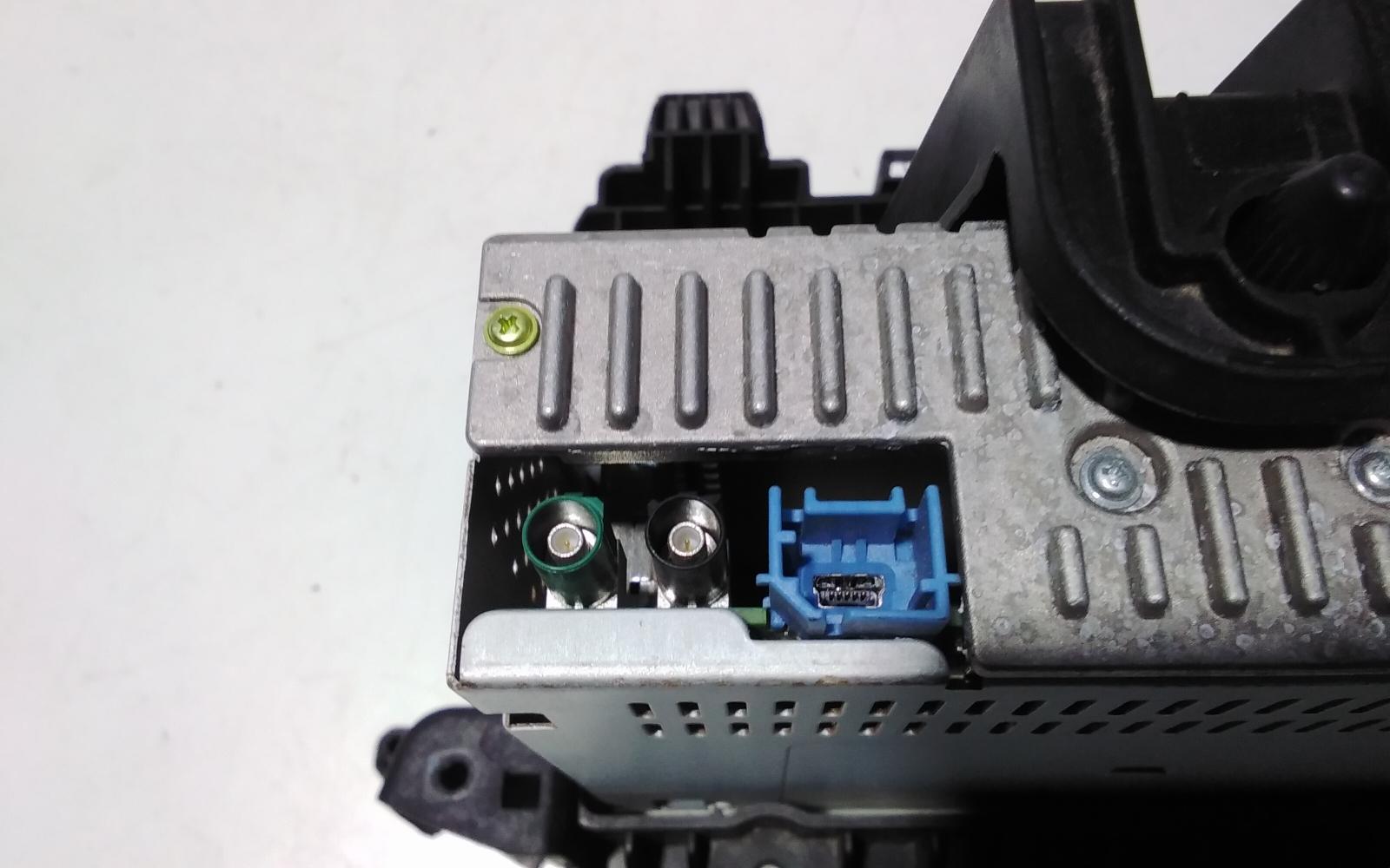 View Auto part Radio/Cd/Dvd/Sat/Tv Holden Trax 2019