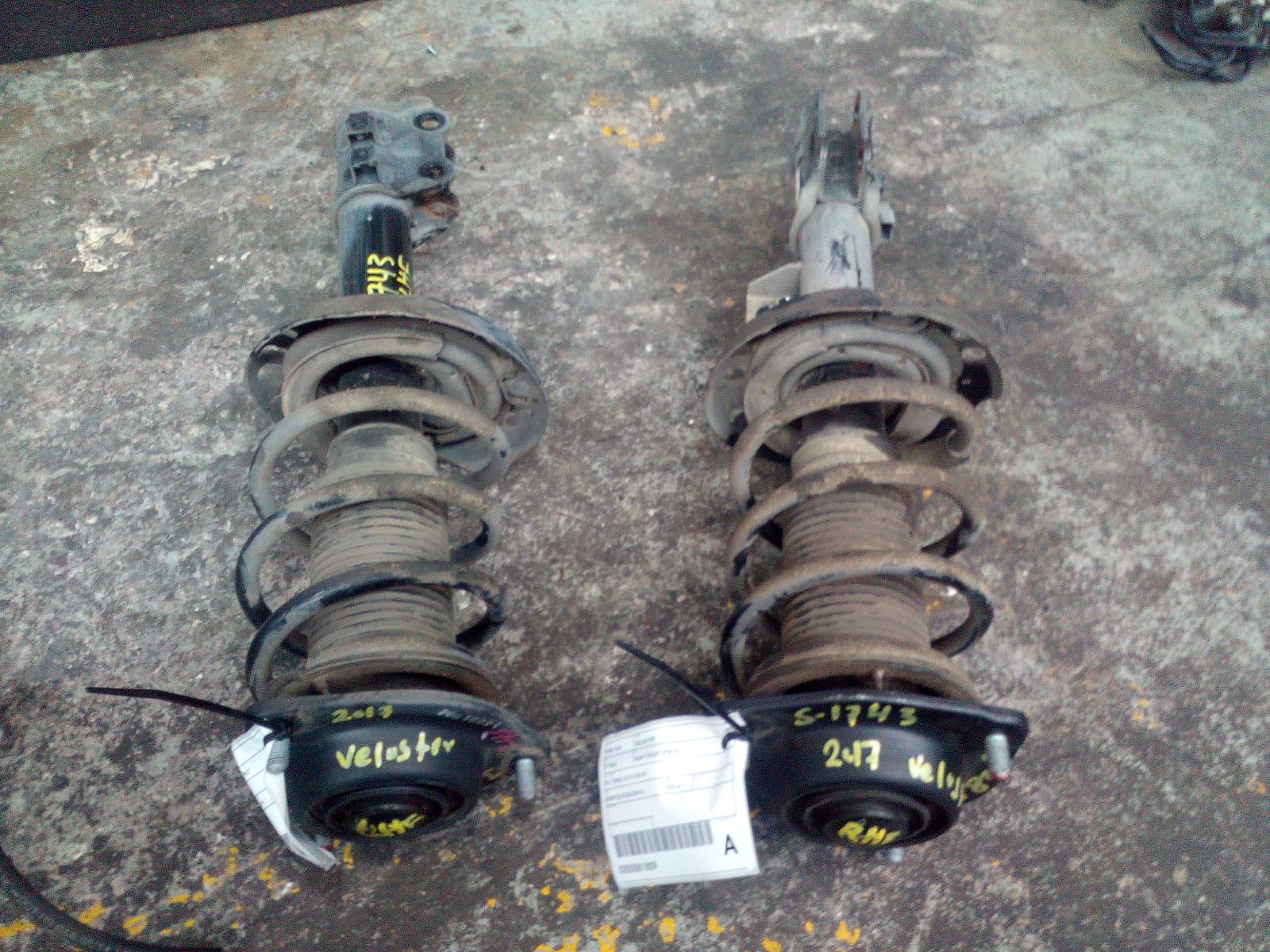 View Auto part Right Front Strut Hyundai Veloster 2014