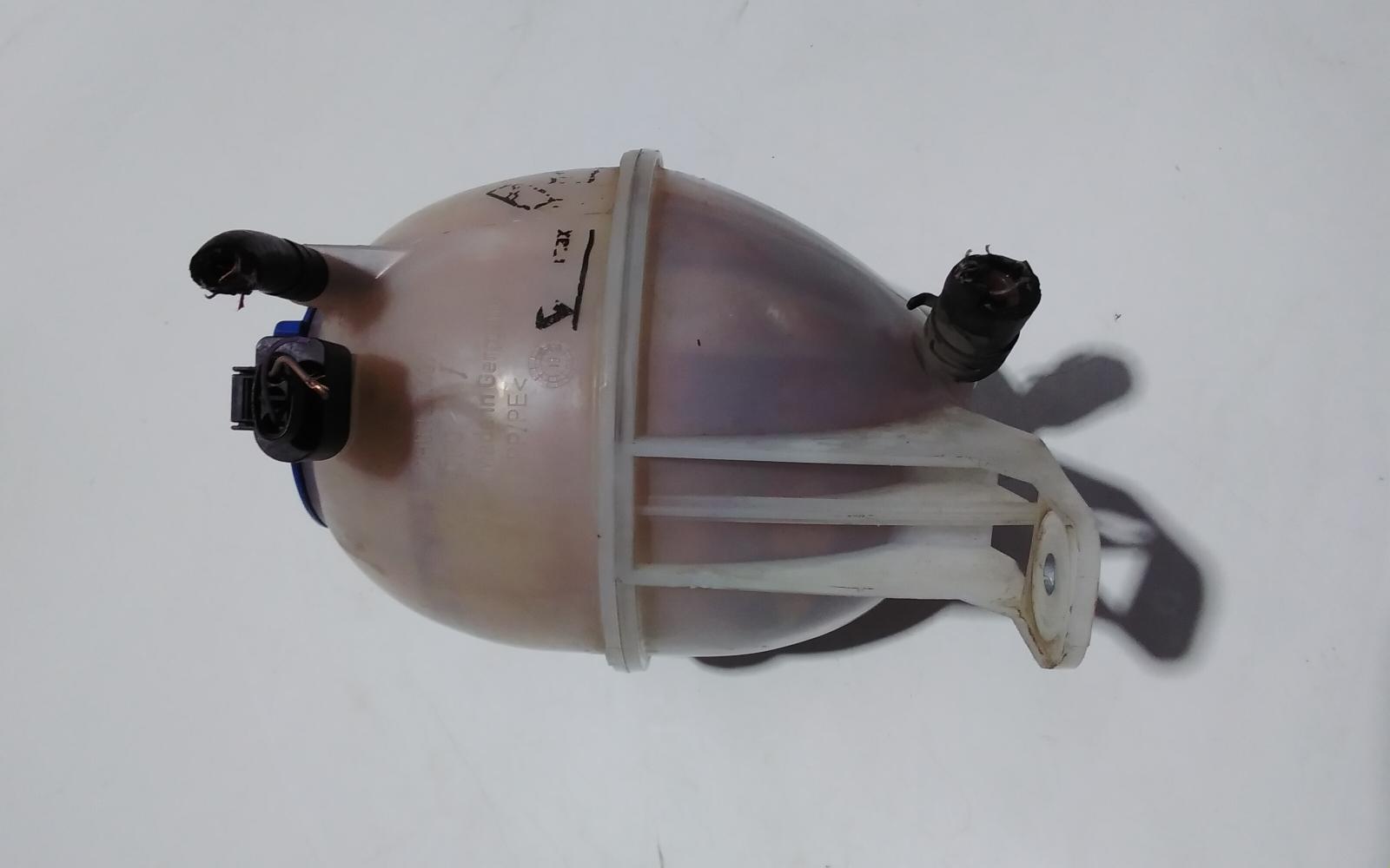 View Auto part Overflow Bottle Volkswagen Amarok 2014