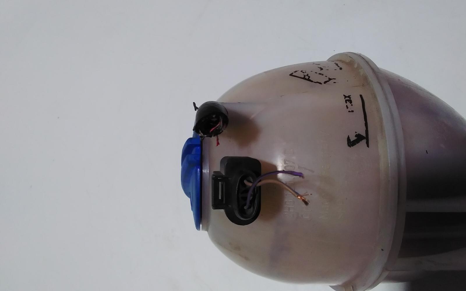 View Auto part Overflow Bottle Volkswagen Amarok 2014
