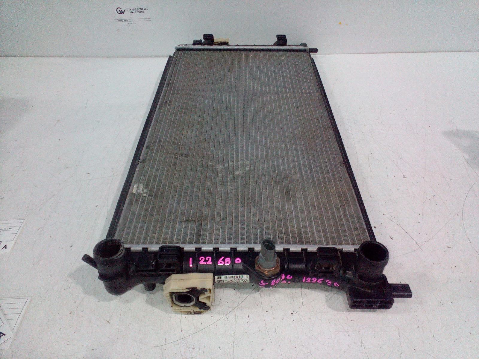 View Auto part Radiator Audi A1 2016