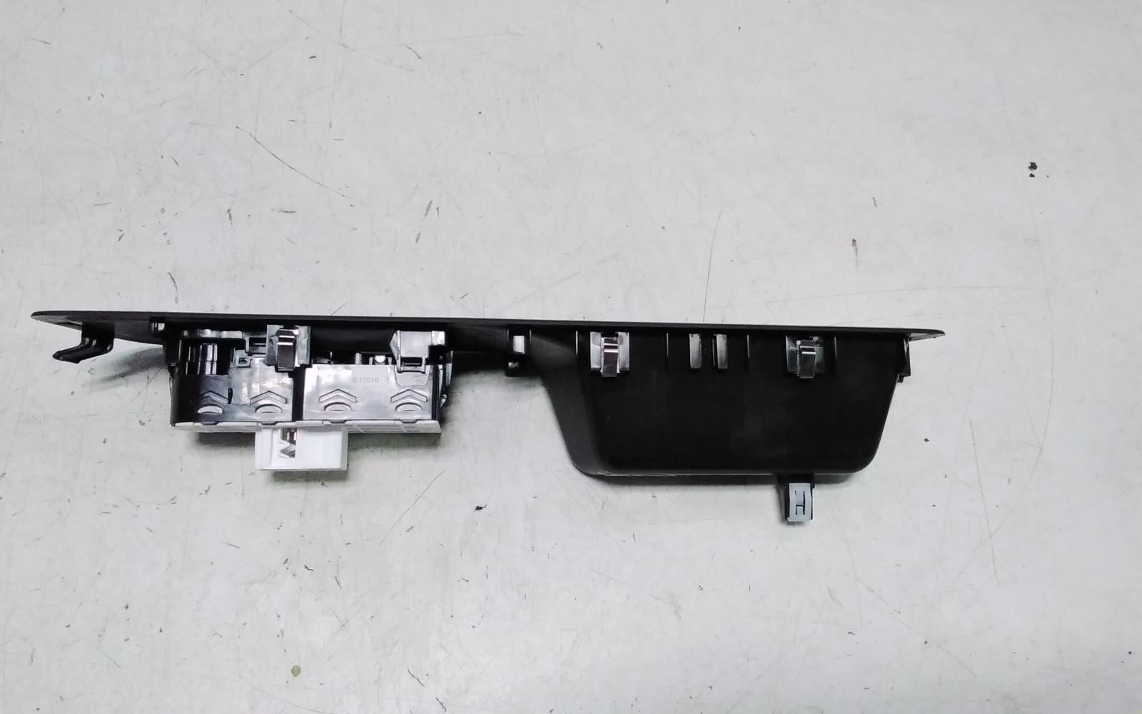 View Auto part Pwr Dr Wind Switch Peugeot Expert 2019