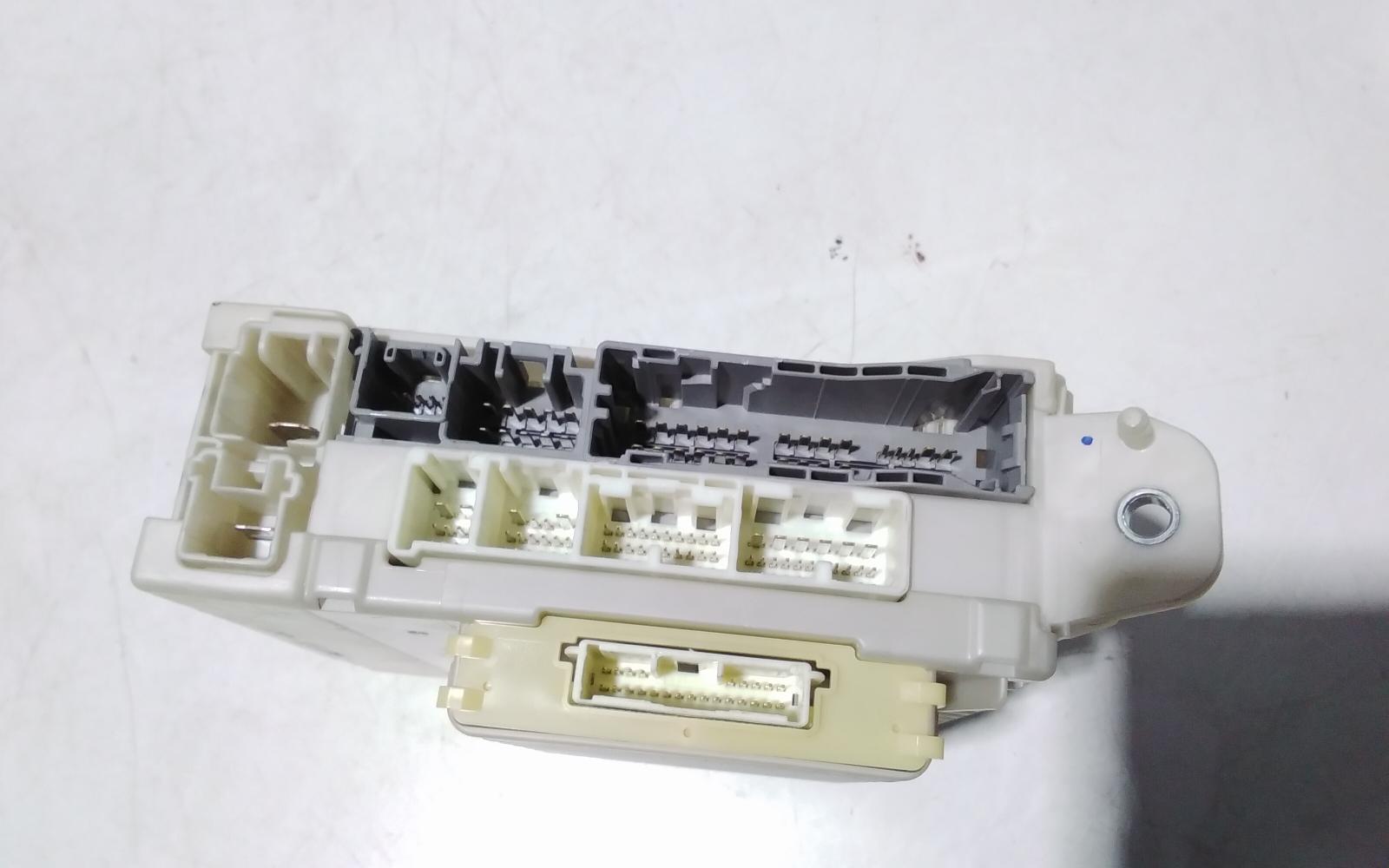 View Auto part Fuse Box Lexus Is250/is250c 2007