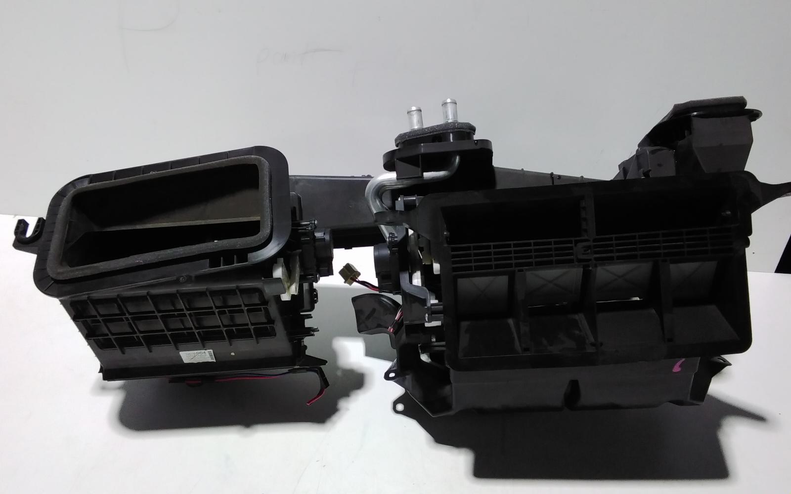 View Auto part Heater Core/Box Mitsubishi Triton 2016