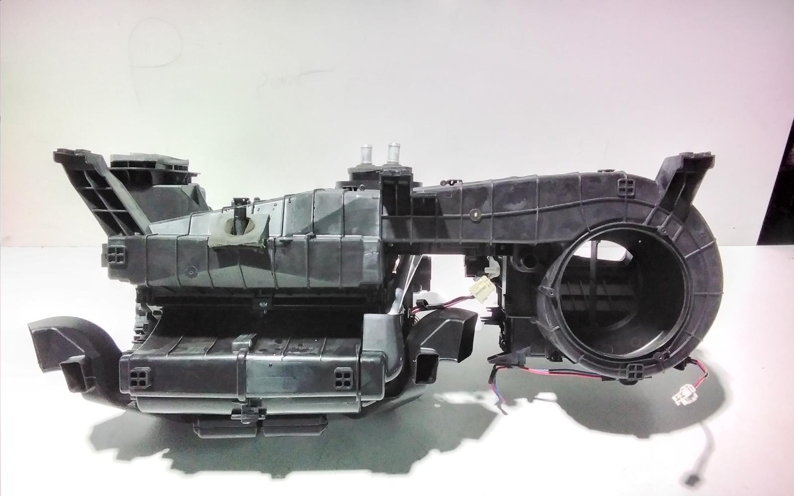 View Auto part Heater Core/Box Mitsubishi Triton 2016