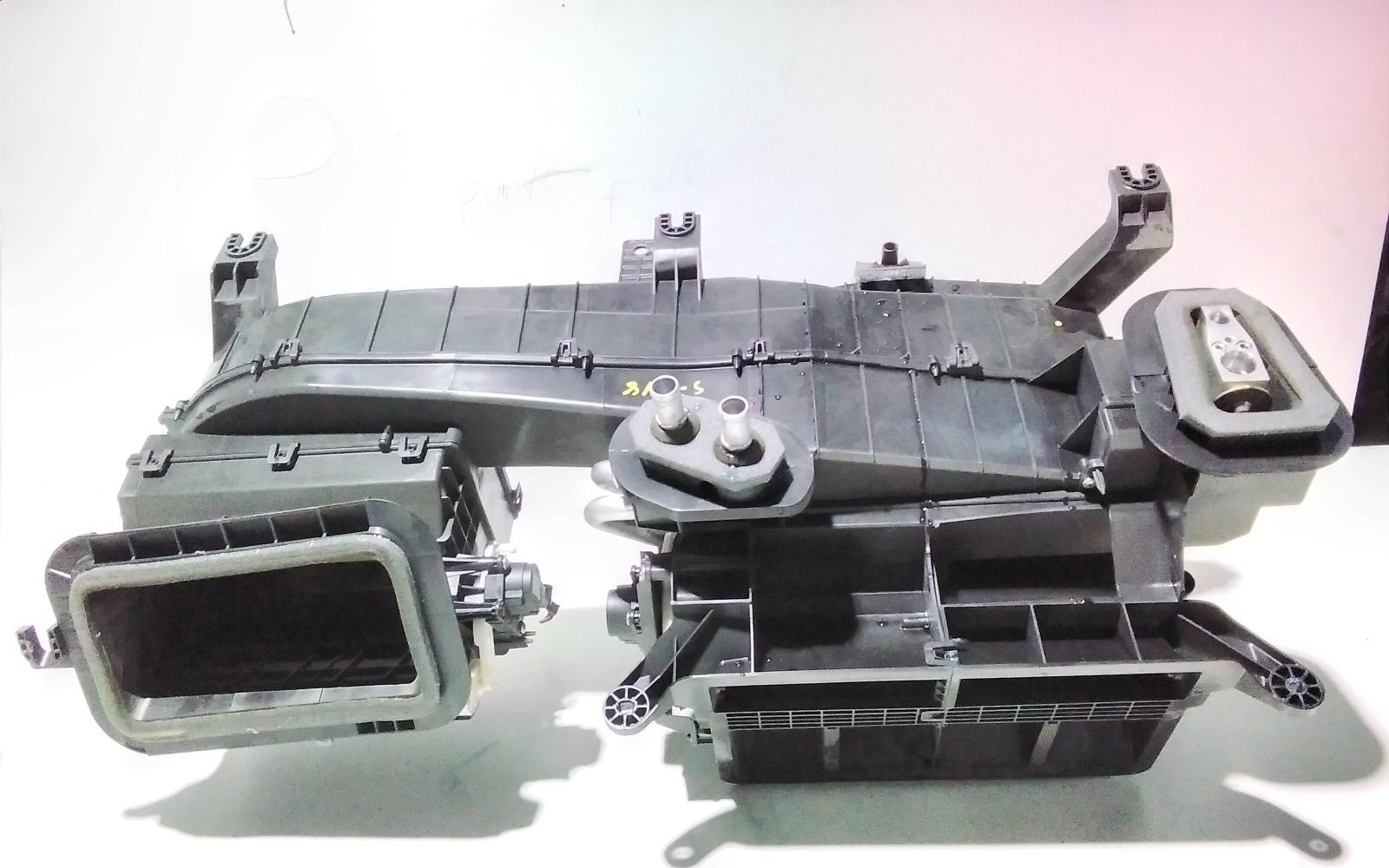 View Auto part Heater Core/Box Mitsubishi Triton 2016