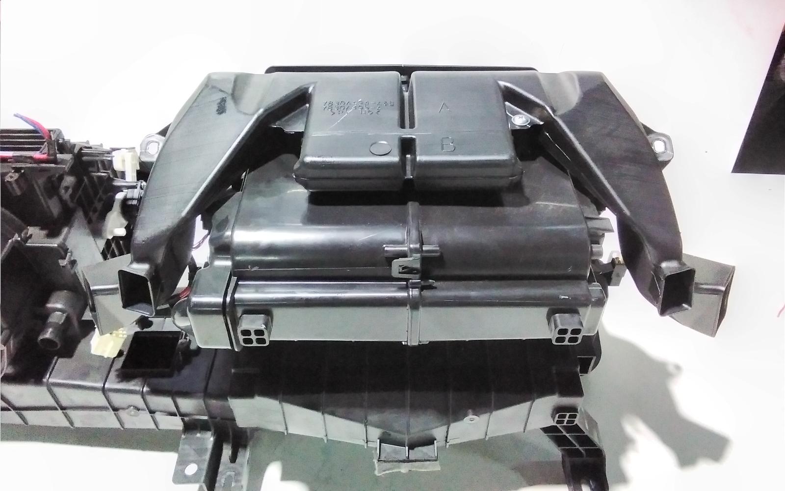View Auto part Heater Core/Box Mitsubishi Triton 2016