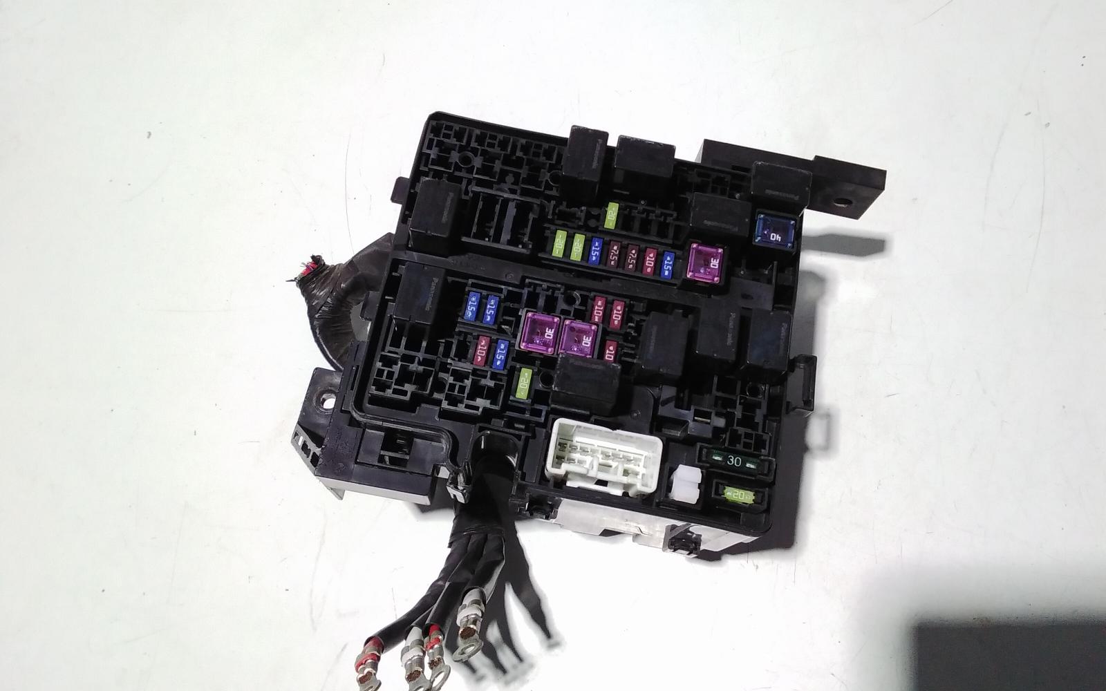 View Auto part Fuse Box Mitsubishi Triton 2016