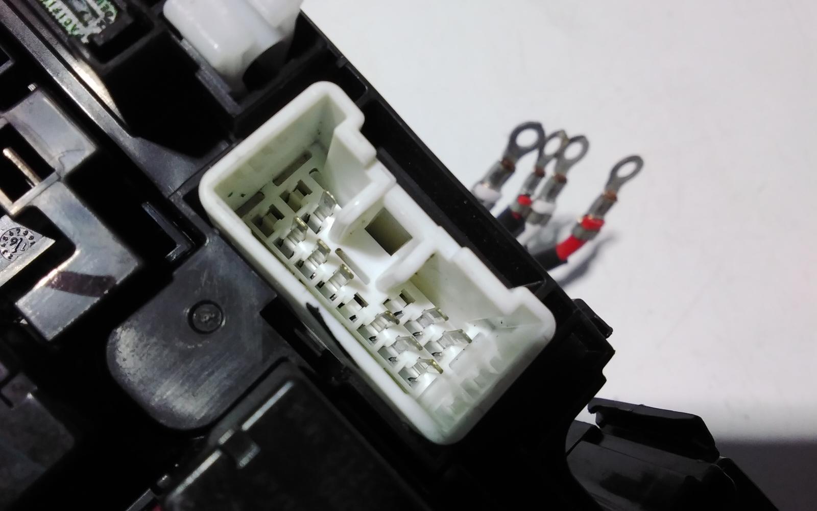 View Auto part Fuse Box Mitsubishi Triton 2016