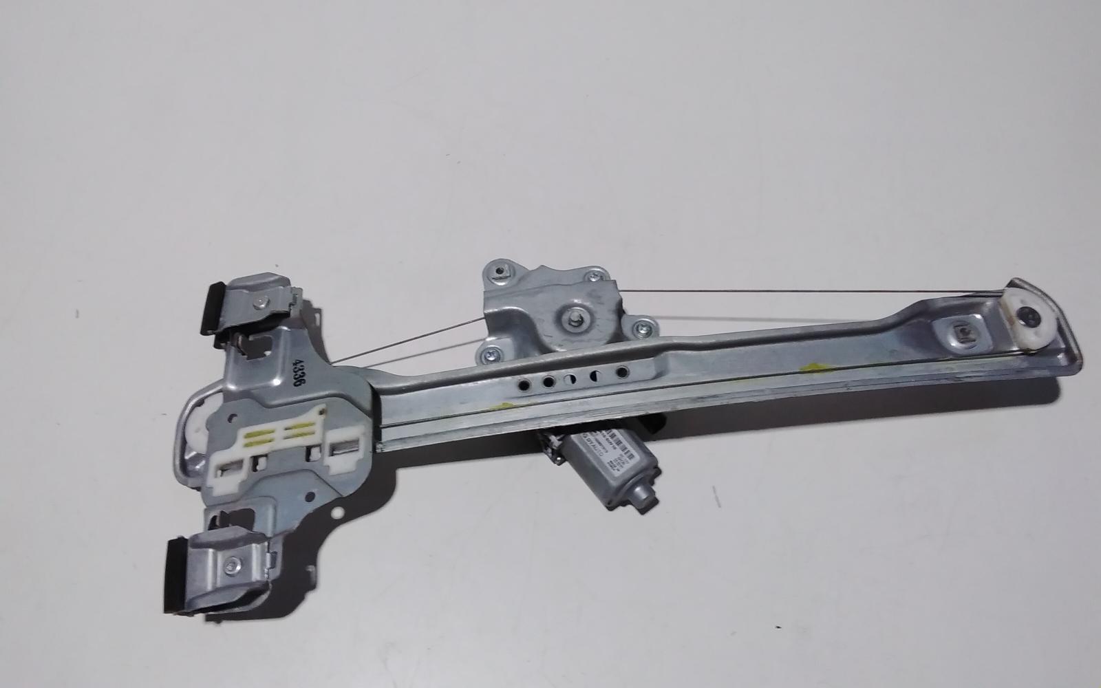 View Auto part Right Rear Wnd Reg/Motor Holden Trax 2019
